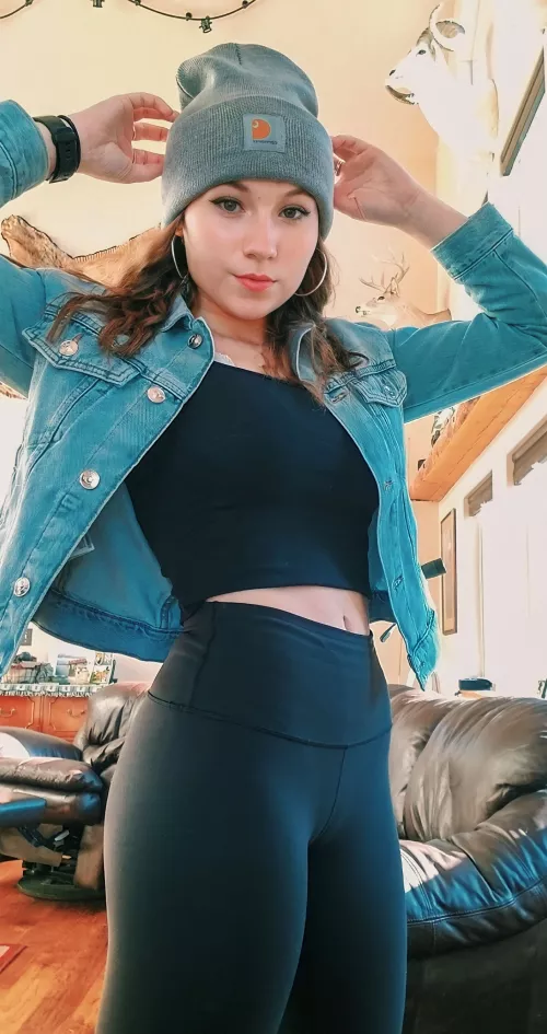 Pretty Brunette (20)