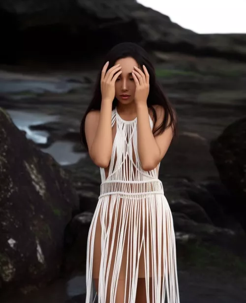 Radiant beauty, captivating stare ✨👀