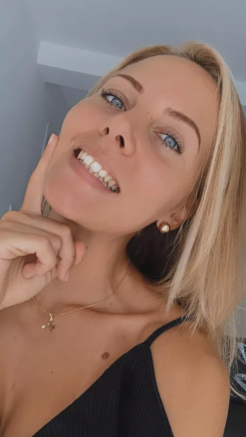 Sagittarina (@sagittarinaofficial) [Instagram]