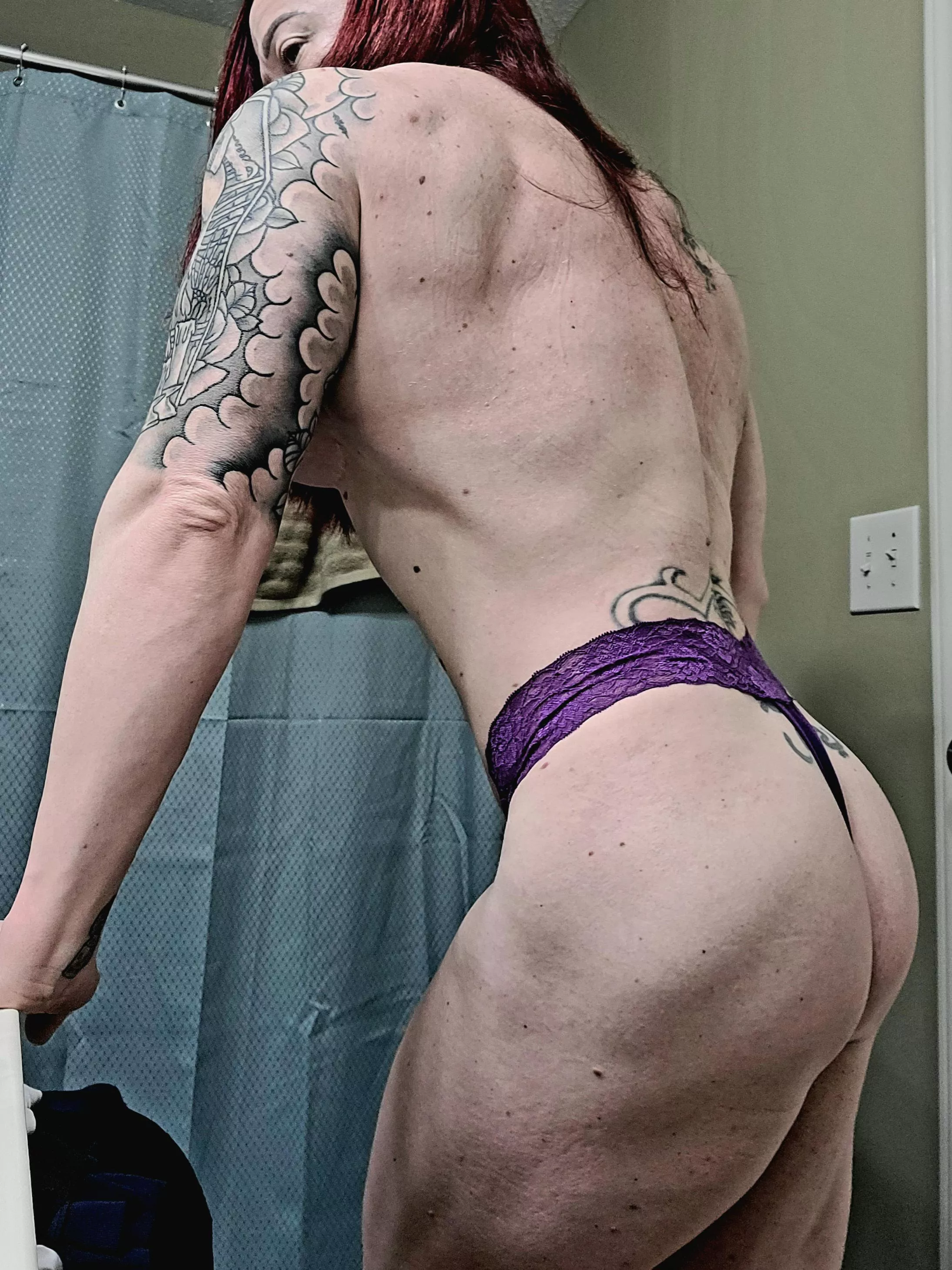 Sexy muscle curves 🔥