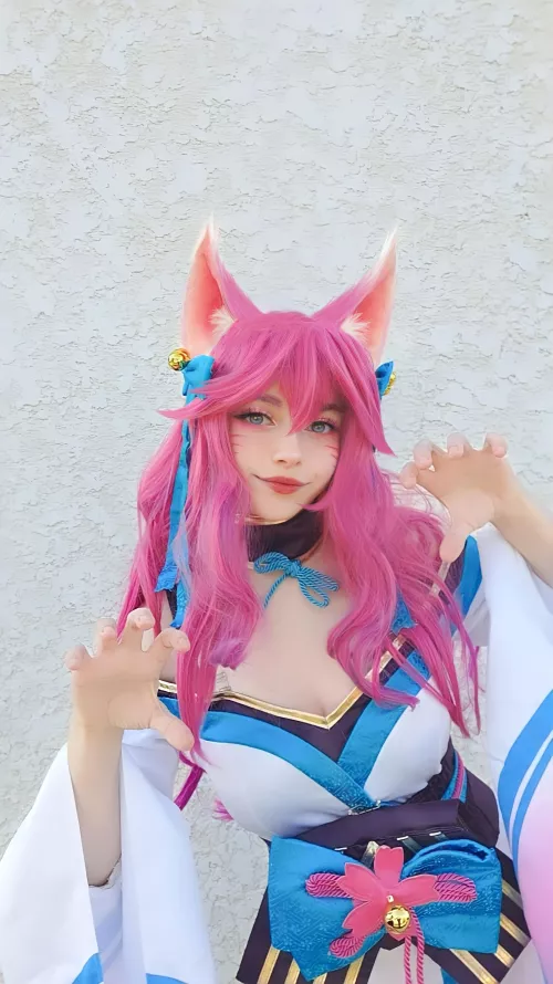 Spirit Blossom Ahri cosplay by vesani.cos