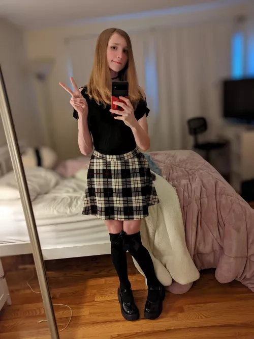 Stockings~! 💖 What do you cuties think about me posting a pic a day until I've posted a pic of EVERYTHING in my wardrobe~?