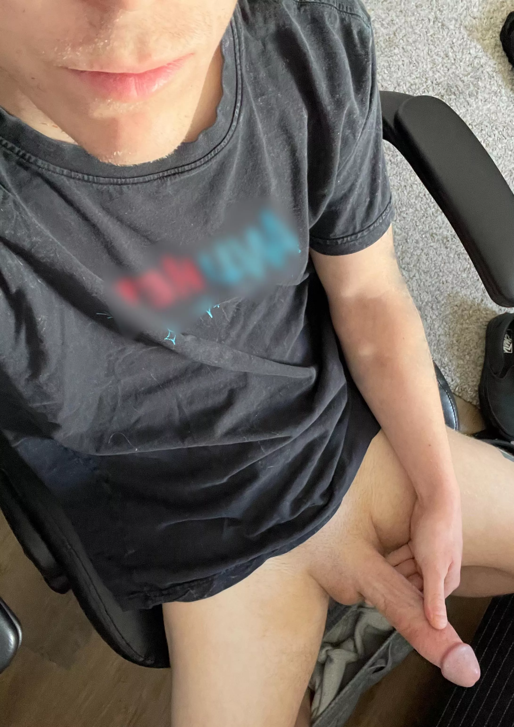 Studying from home can be hard 😏📚