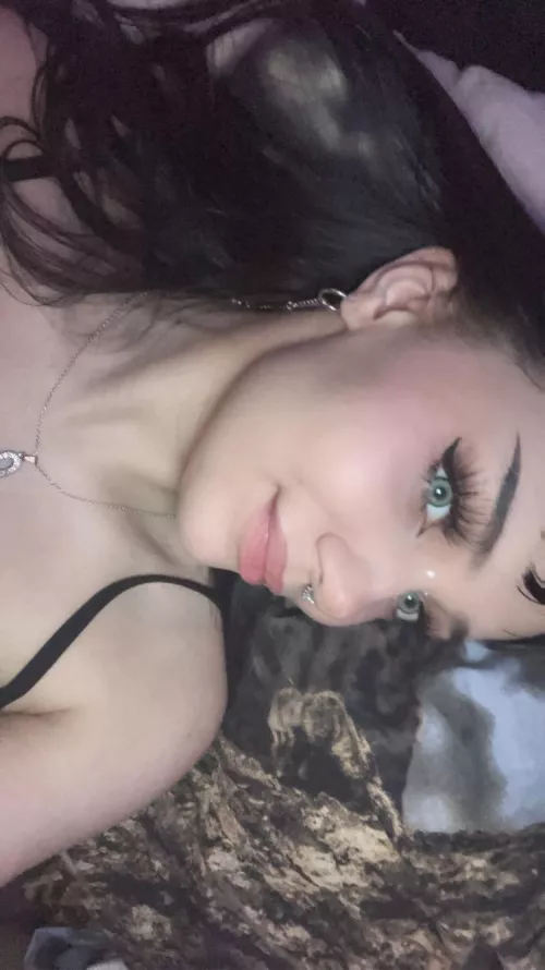 talk to me :) (over18)