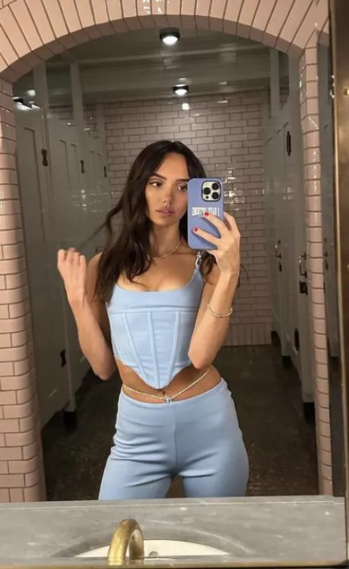 We love a crop corset