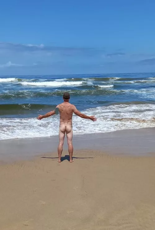 who loves a bit of nature nudity on a secluded non-nude beach?