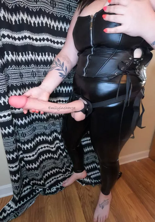 Your Goddess got a new toy 🤭 Think you could handle it? 😘