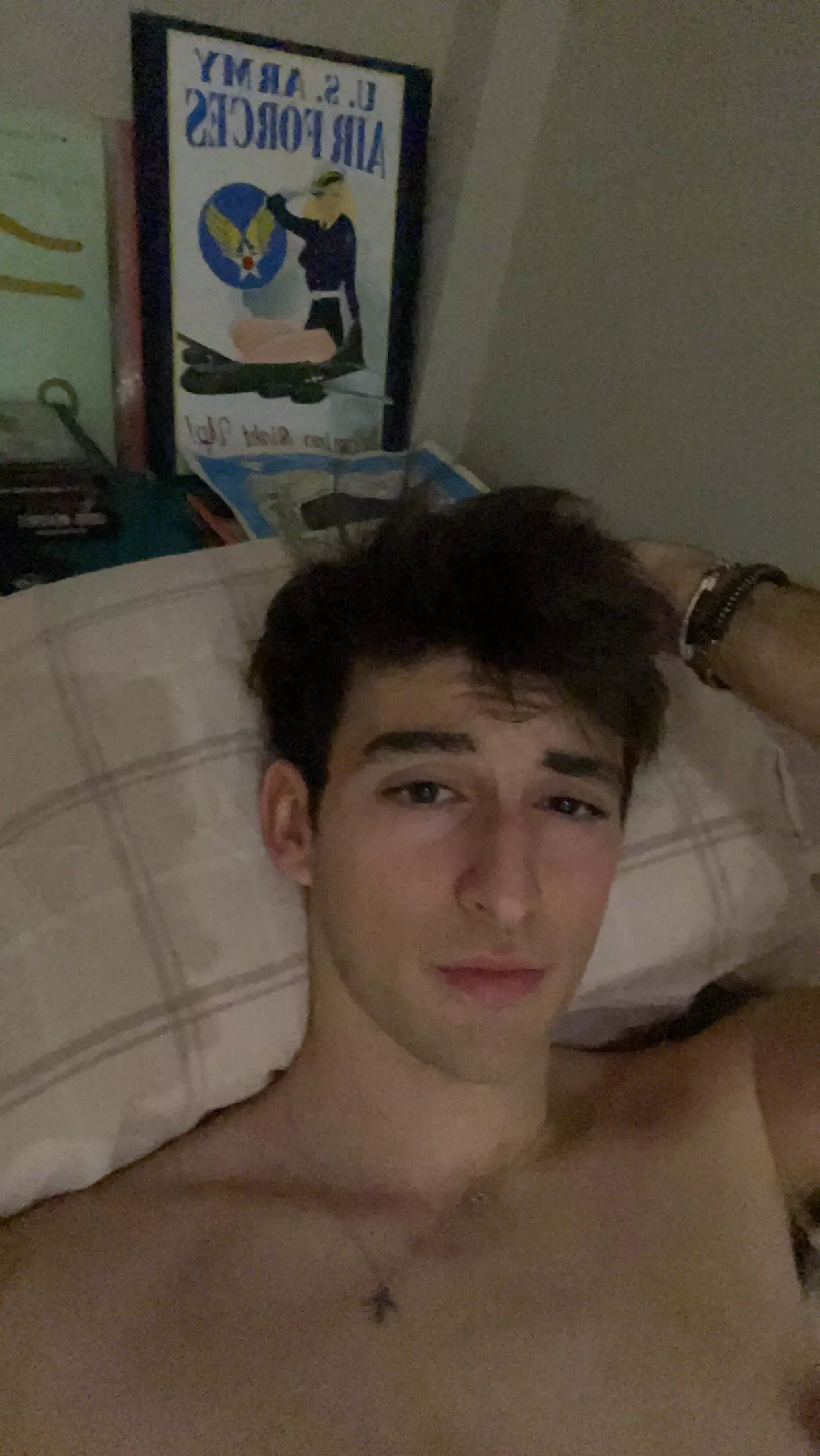 19 spanish handsome fit guy looking for same big d+ abs+ Hmu with pic @chsa03