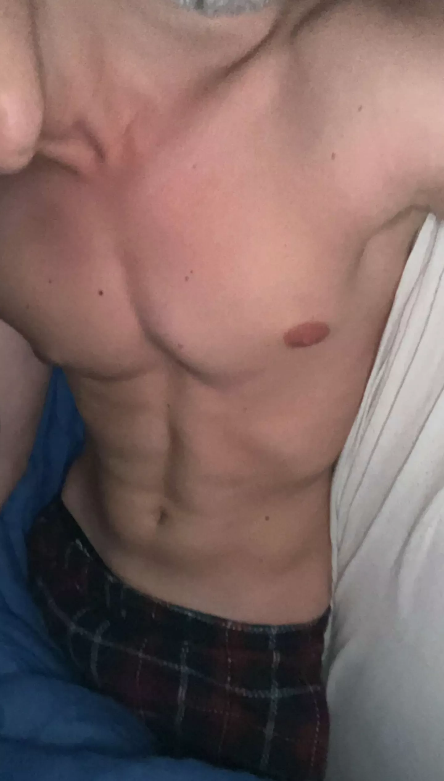 23 Hmu if you wanna snap, pls have a pic on your profile or send one