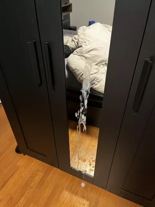 Anyone wanna clean this up for me ? 💦💦