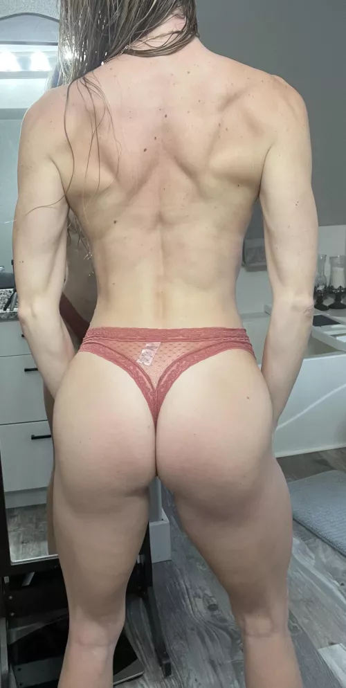 Back check after my post workout shower. (F)