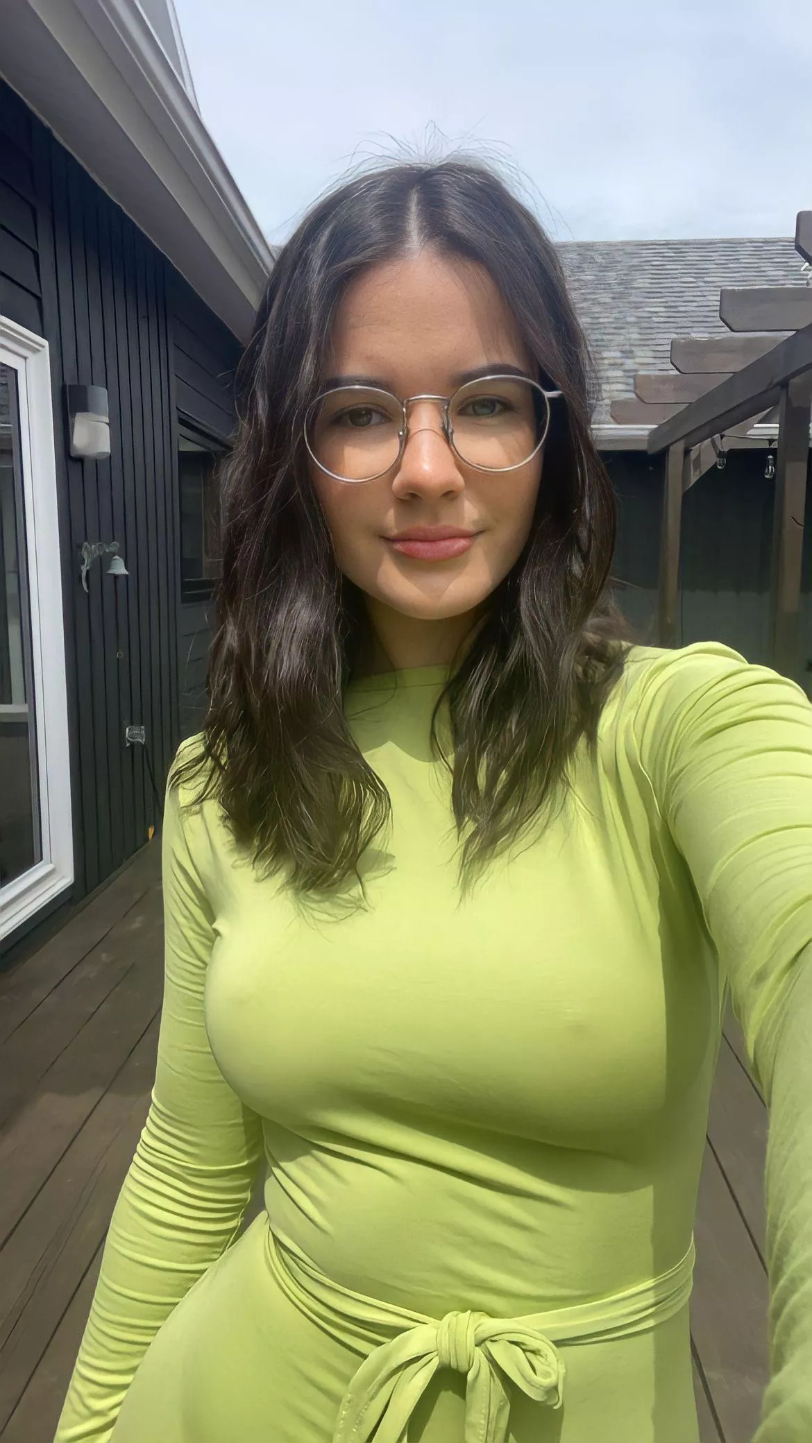 Beautiful green dress (IUTR)