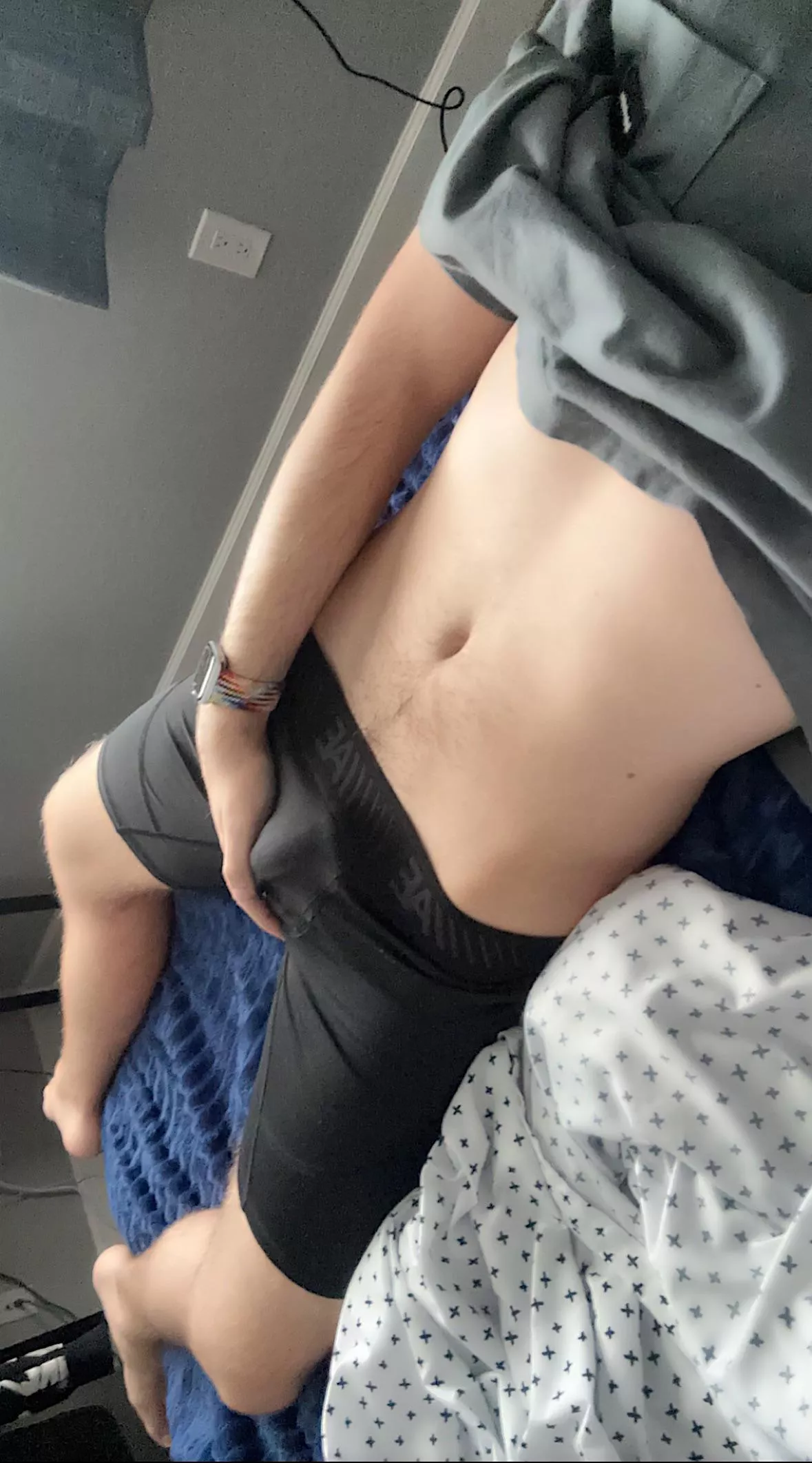 Come get in bed bro 😘