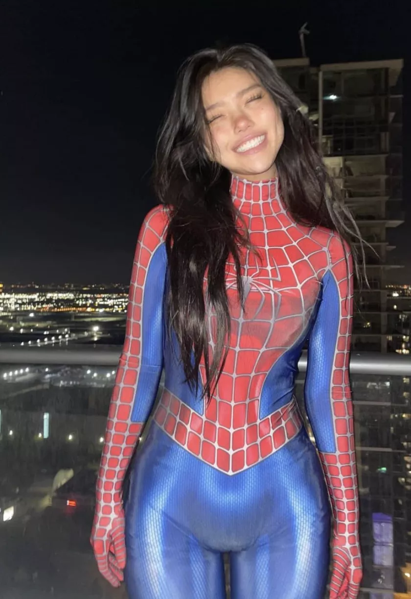 Hannah Kae from Passes