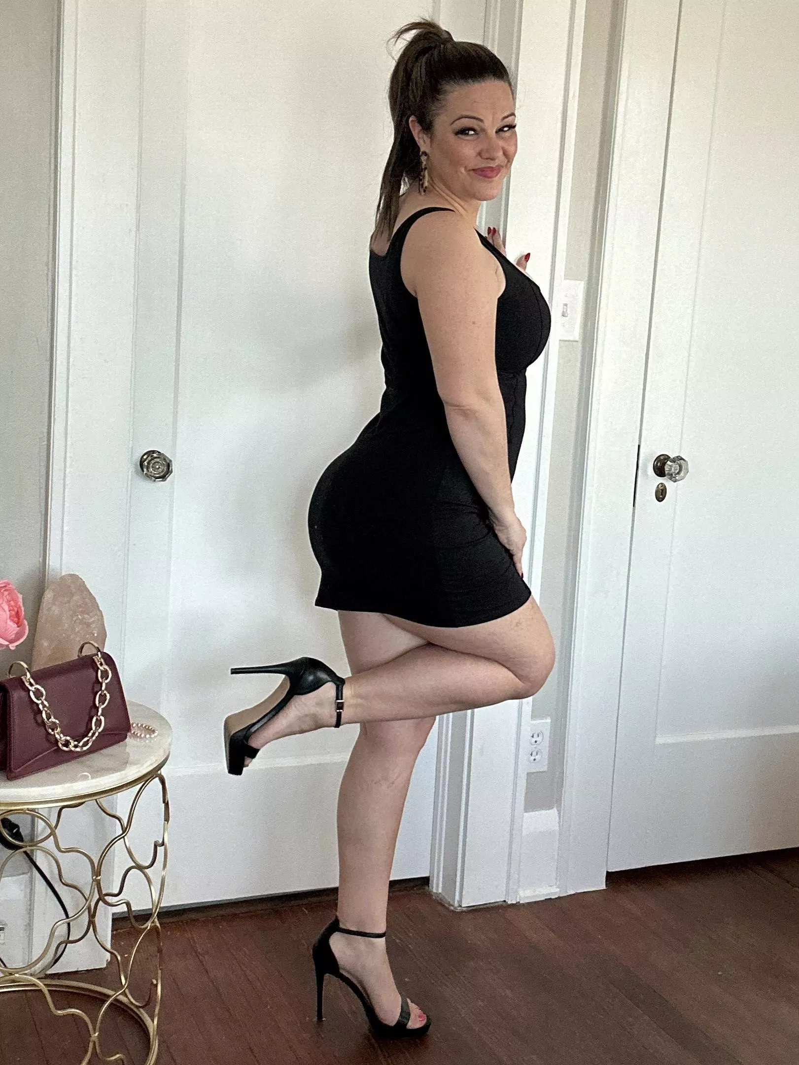 Happy Friday, babes!! 40F