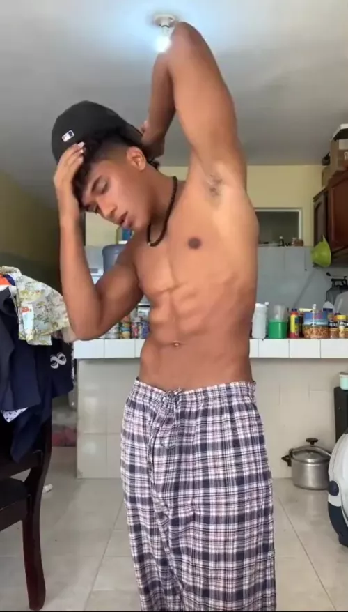 he's on tiktok, anybody knows his name?