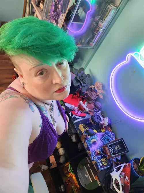 Hi there any cute game bois that like thicc girls here?