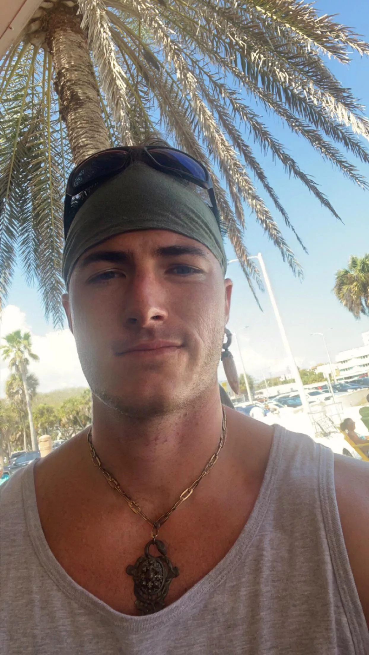 How about a drink on the beach, mates? How about a drink on the beach, mates?