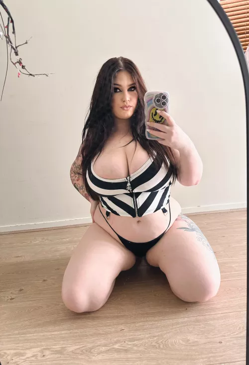 I got more than a few stares wearing this top today 😈