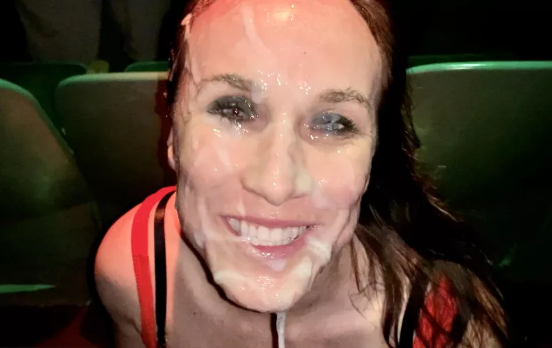 I want to be one of biggest amateur bukkake sluts in the world! Who are other amateur bukkake sluts like me?!