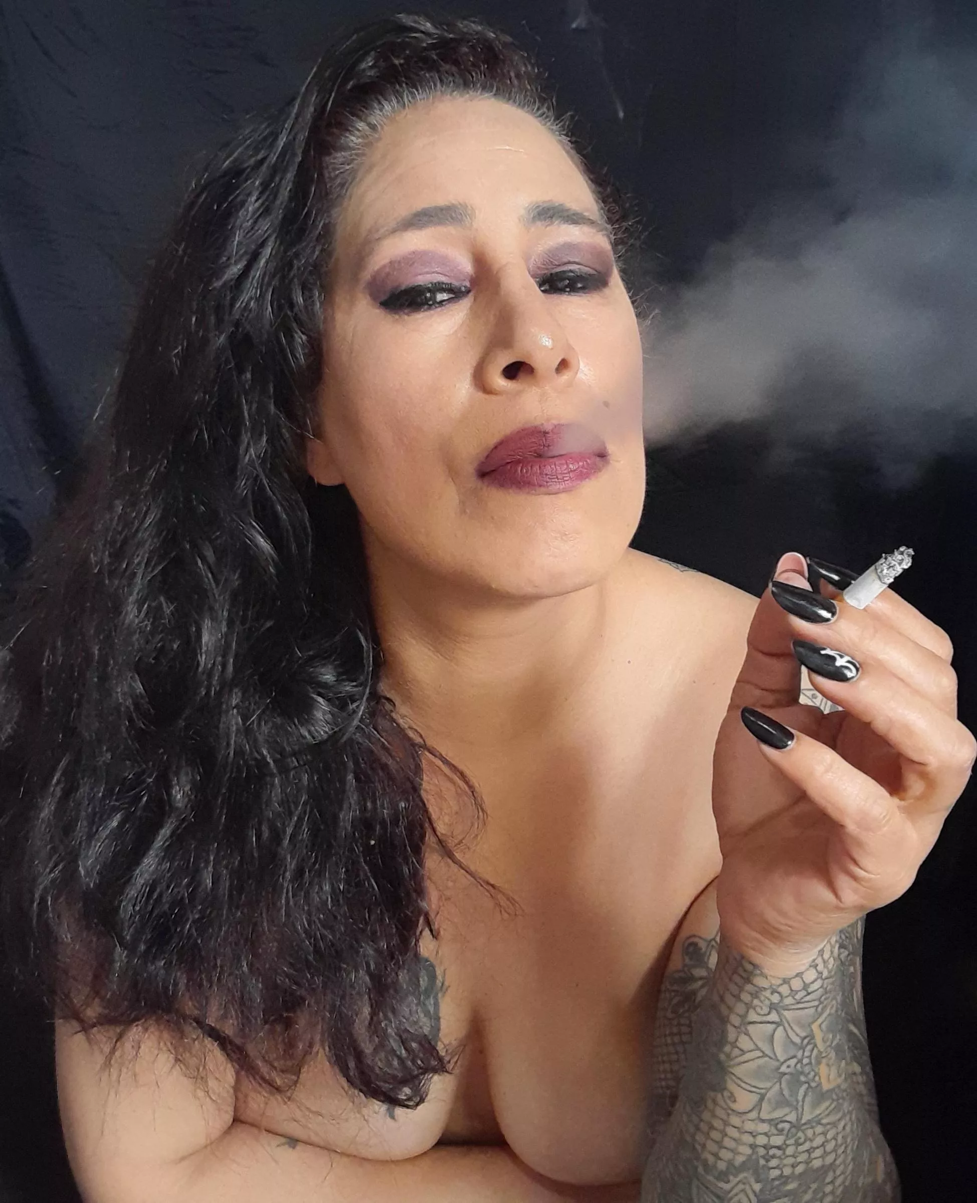 It's a good time to relax and smoke 🚬.