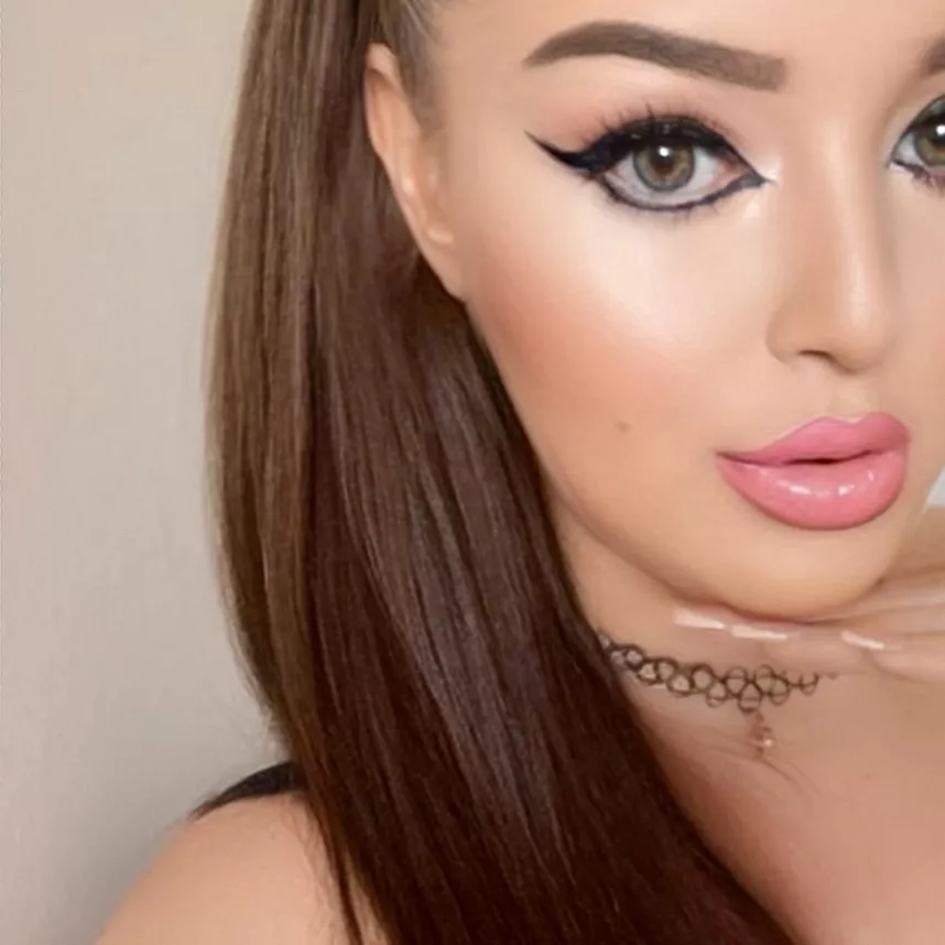 My best slutty doll makeup 😇