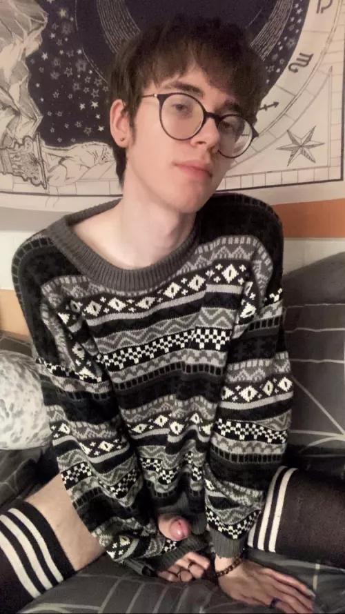 My eyes are up here!