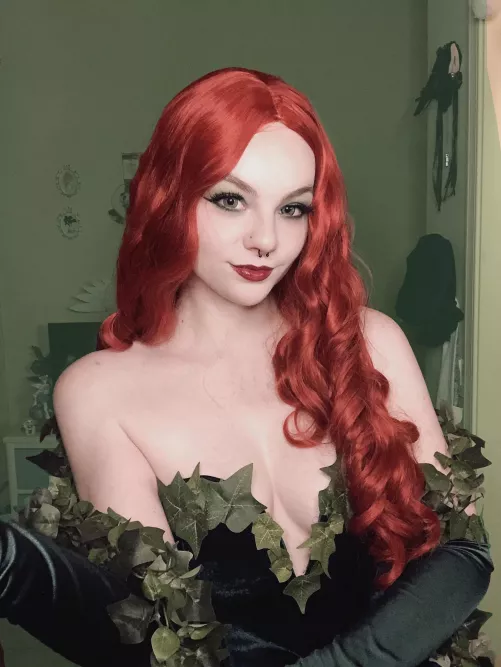 [self] poison ivy <3