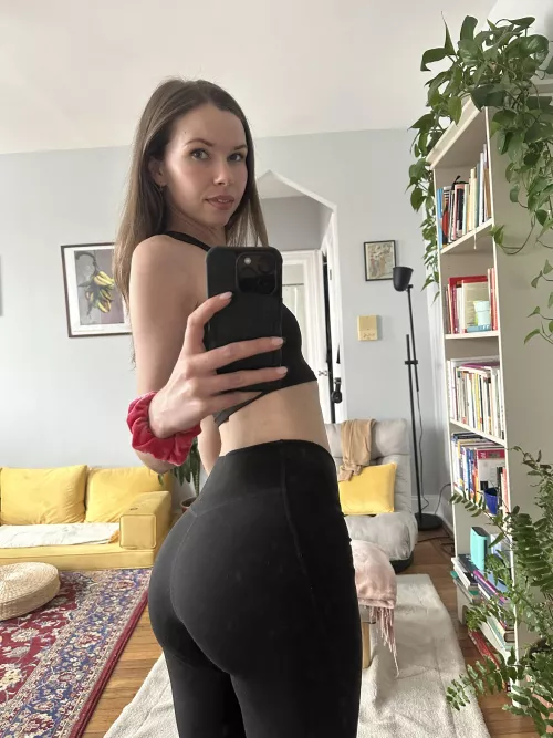 Shout out to my Lithuanian yoga girls