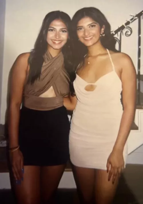 Which sister would you take home (left or right)?