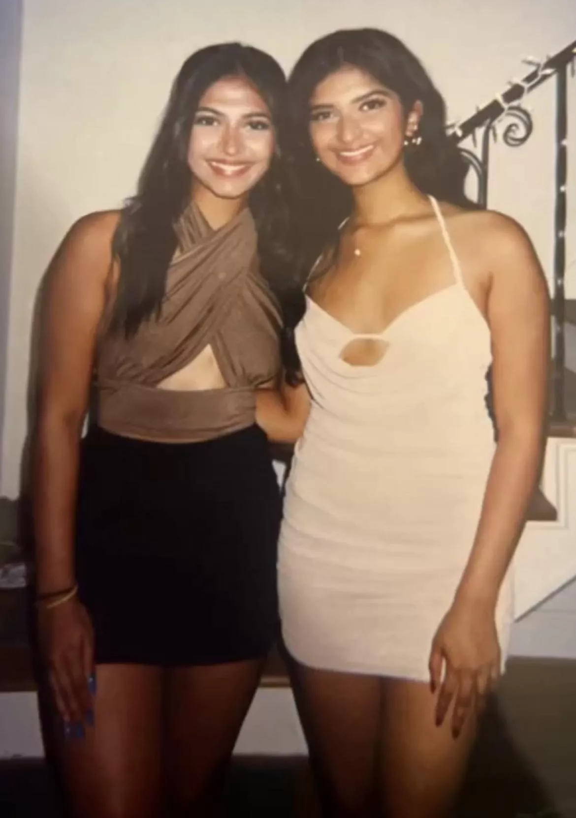 Which sister would you take home (left or right)?