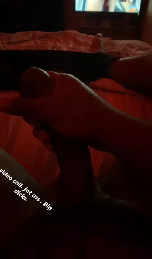 21 M Black. dm for snap. 💦