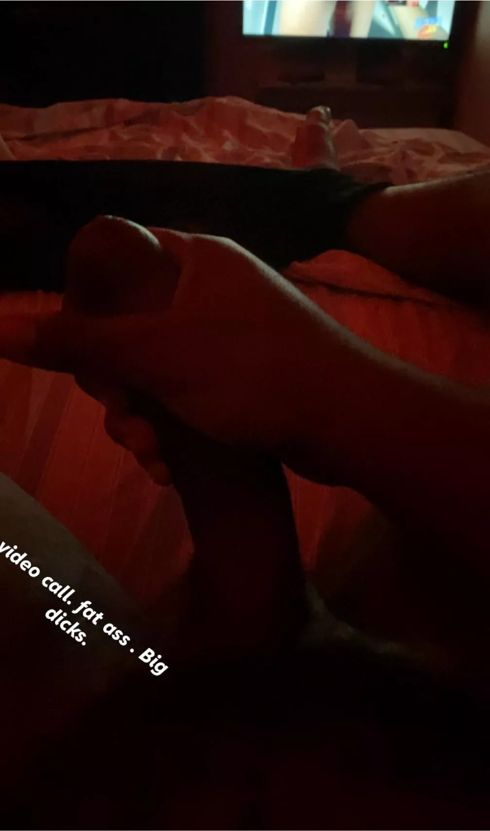 21 M Black. dm for snap. 💦