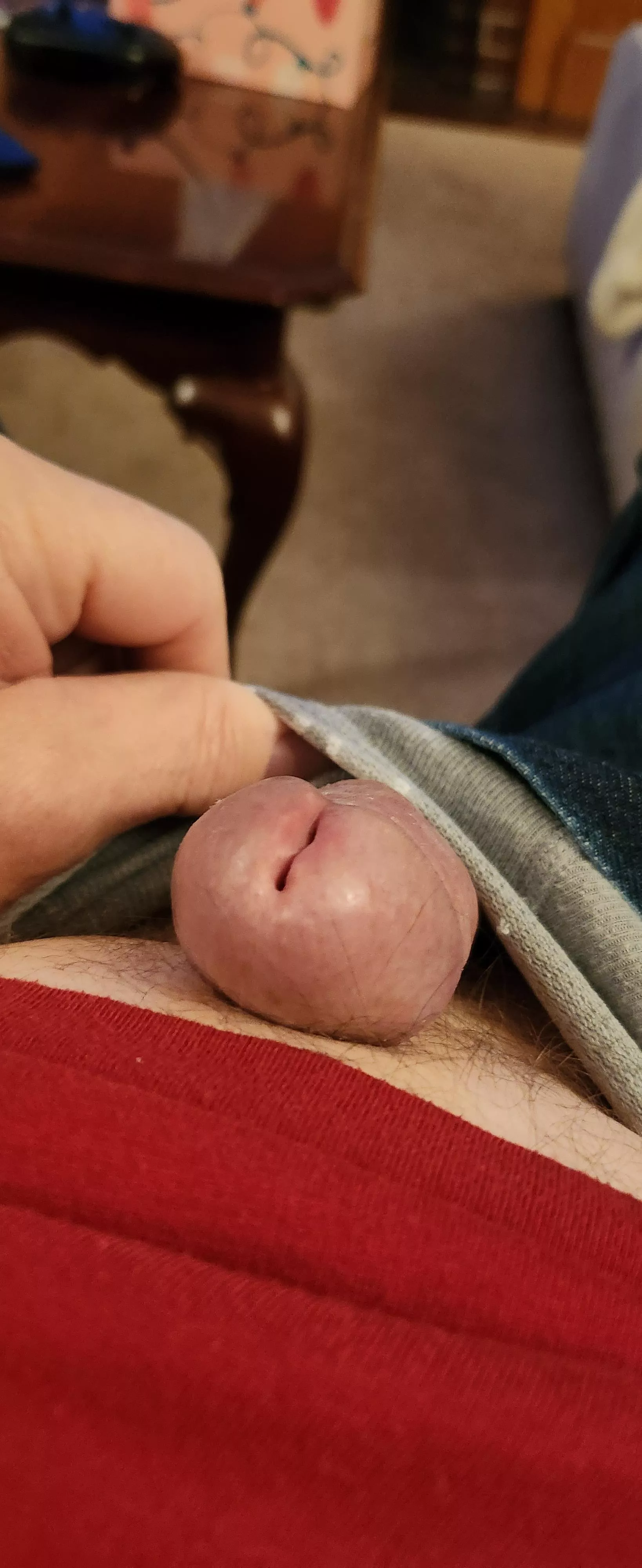 (55) Peeking out. Ready to play.