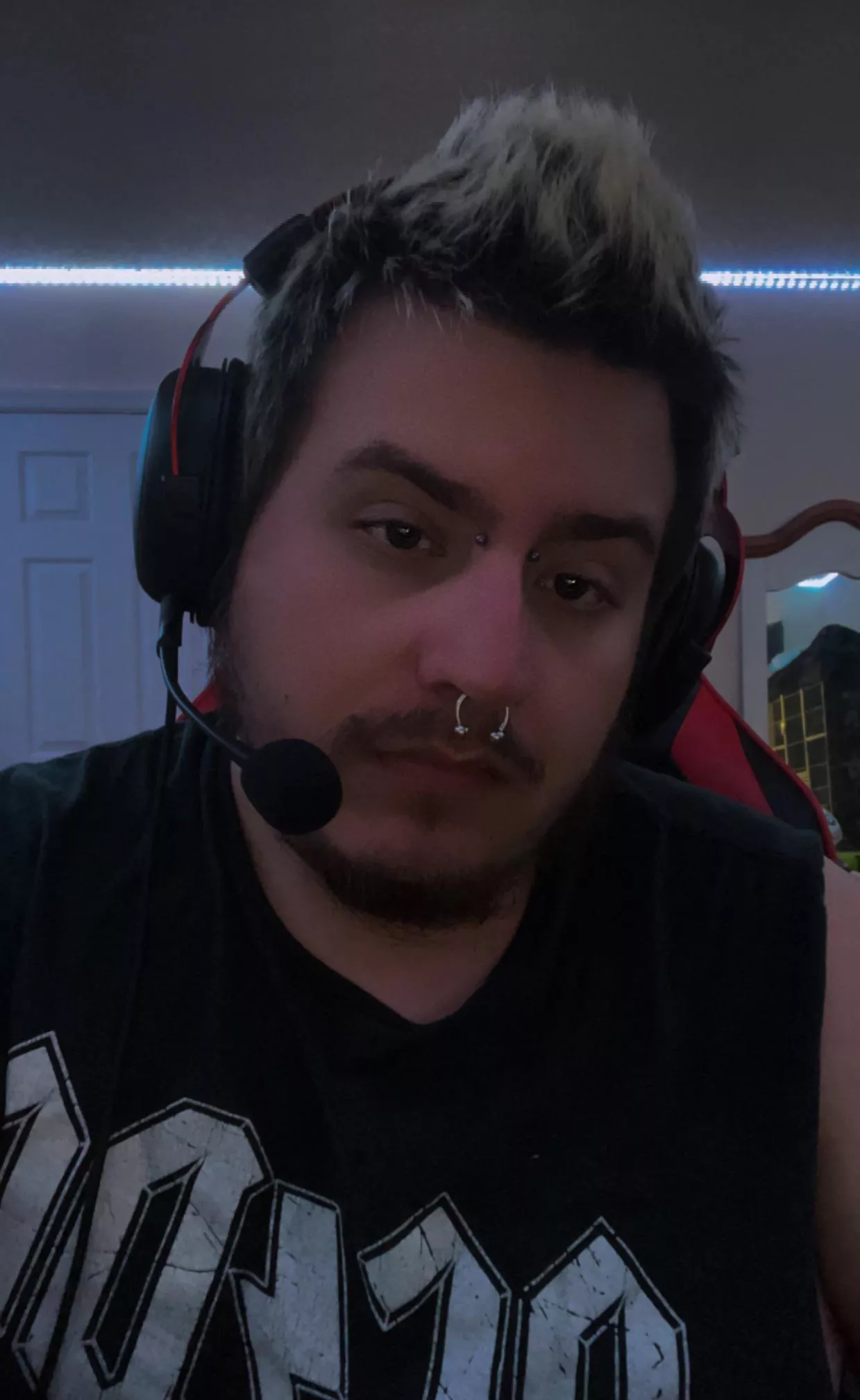 About to play some Son of The Forest. Anyone wanna play? Thoughts on the game so far?