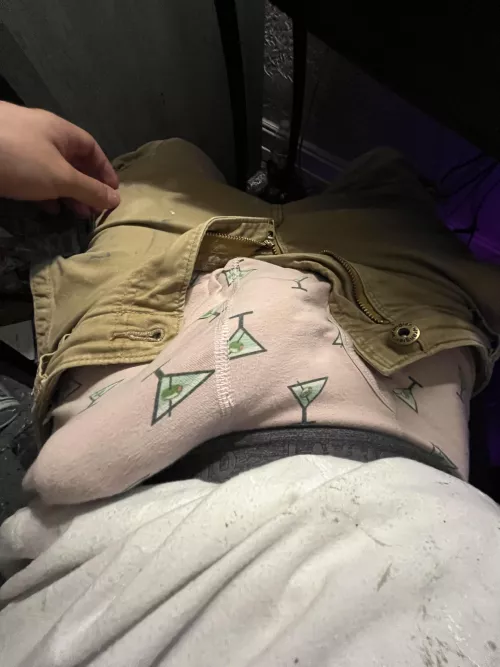 Bi, want some ass on my lap