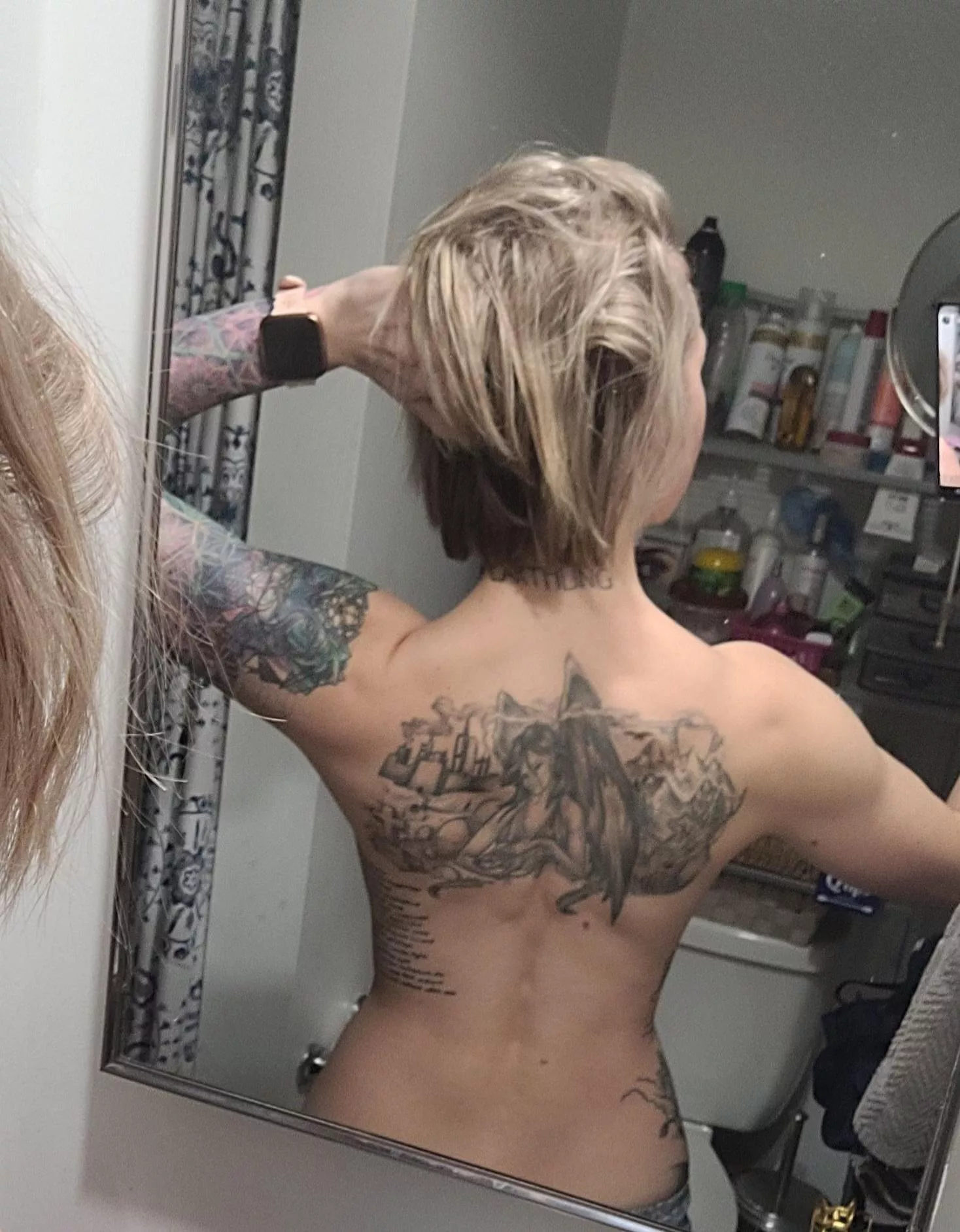 blonde + muscles, a good combination?