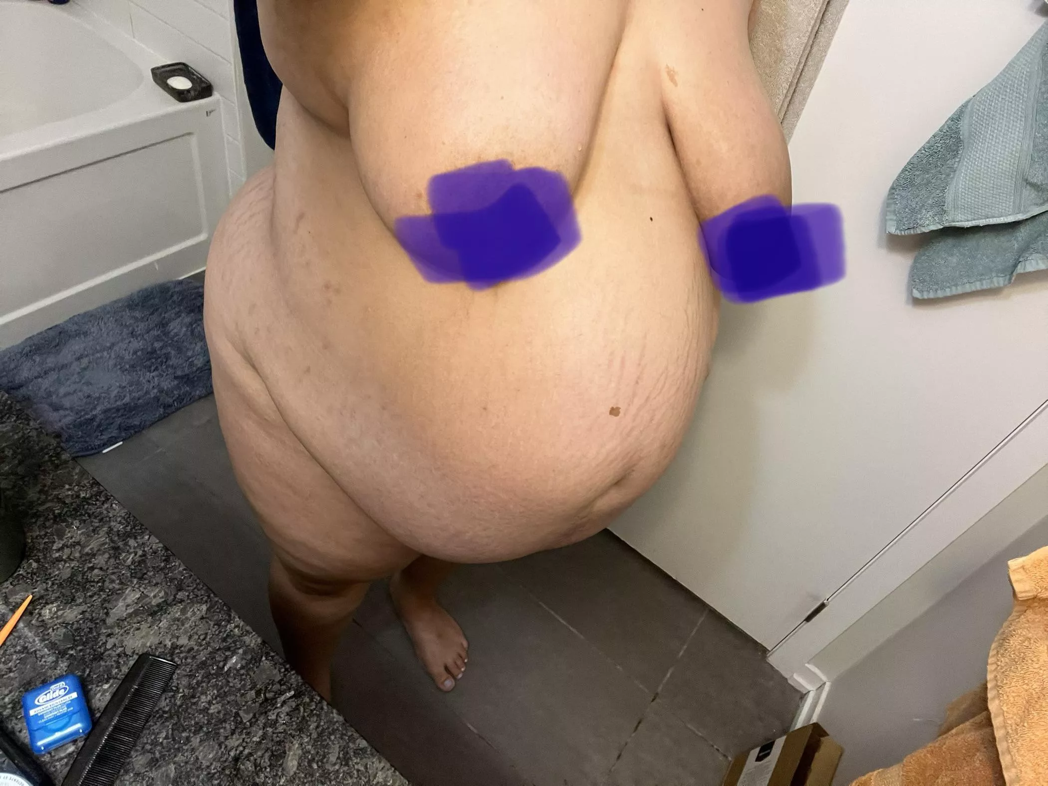 Can you bathe this preggo BBW?