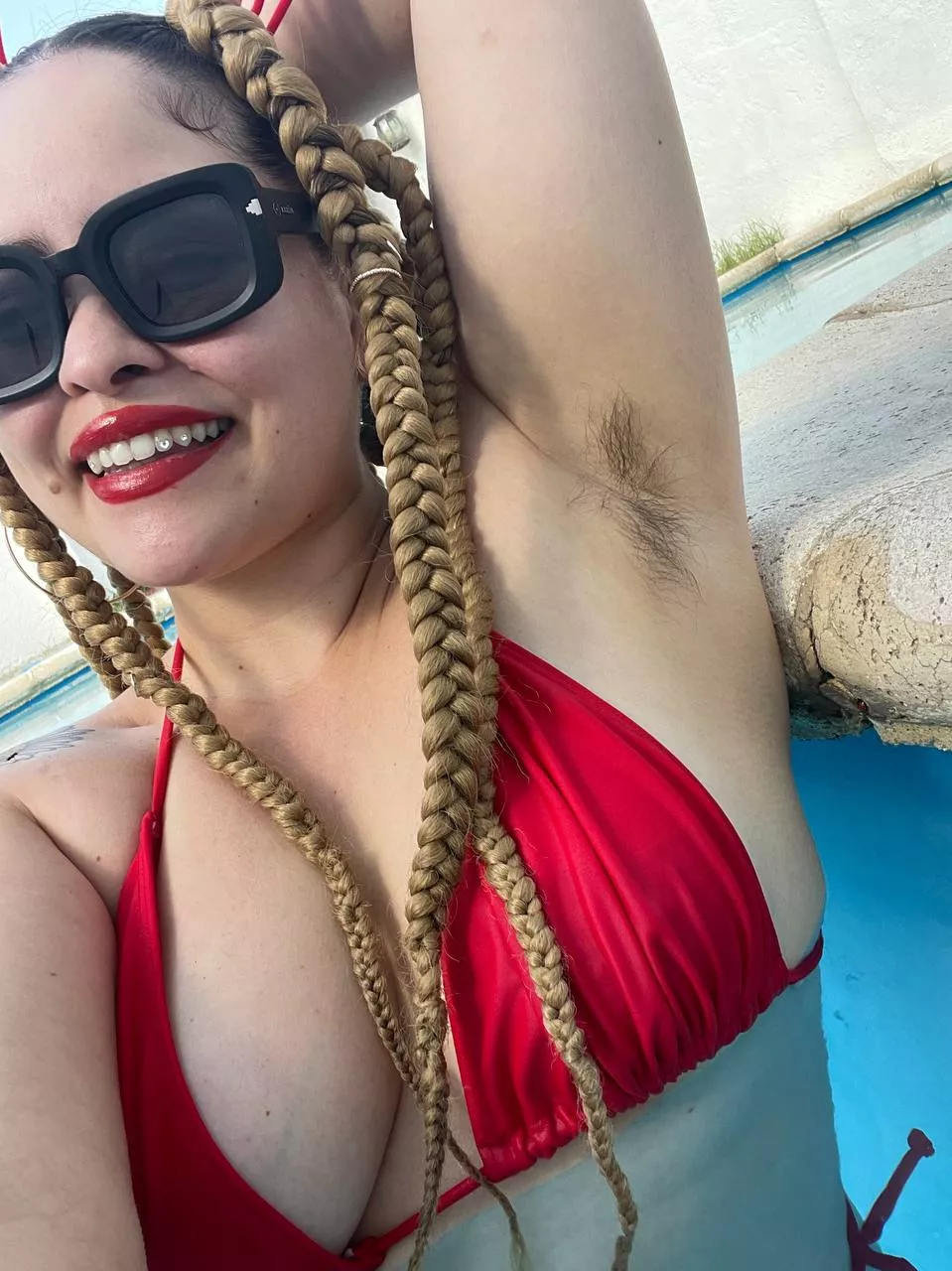 Check my armpits, do you like them?