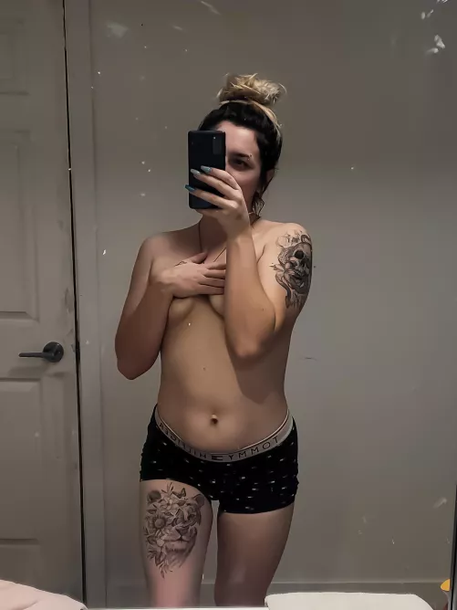 do our Pjs match? who else wears just boxers to sleep?😘 24F