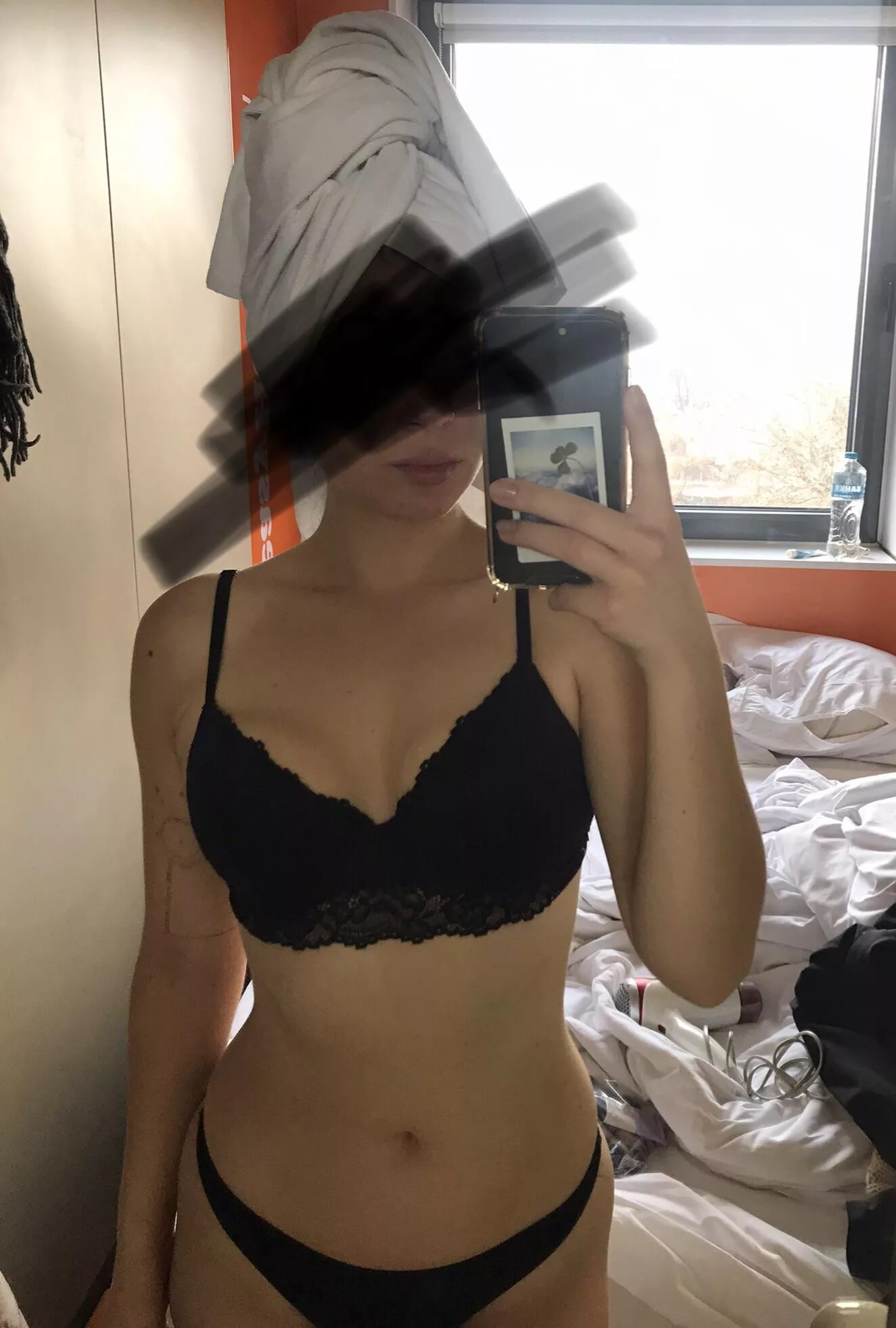 Enjoying a slow morning ☀️ (f)