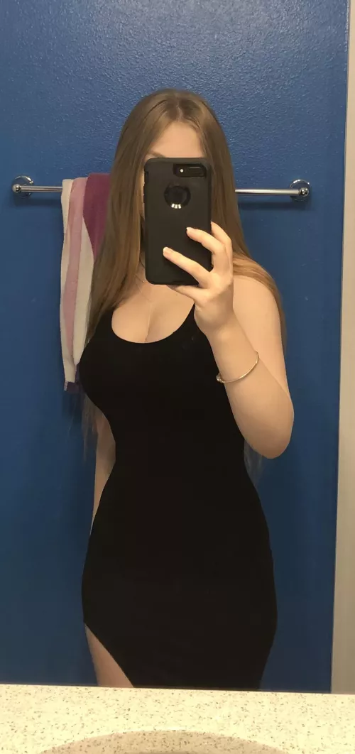 Everyone likes a LBD, right? (18, OC)