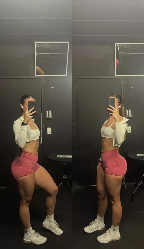 Happy Saturday ~ hit the stair master today and my 🍑 and 🦵🏼 are screaming 🥵 (f)20