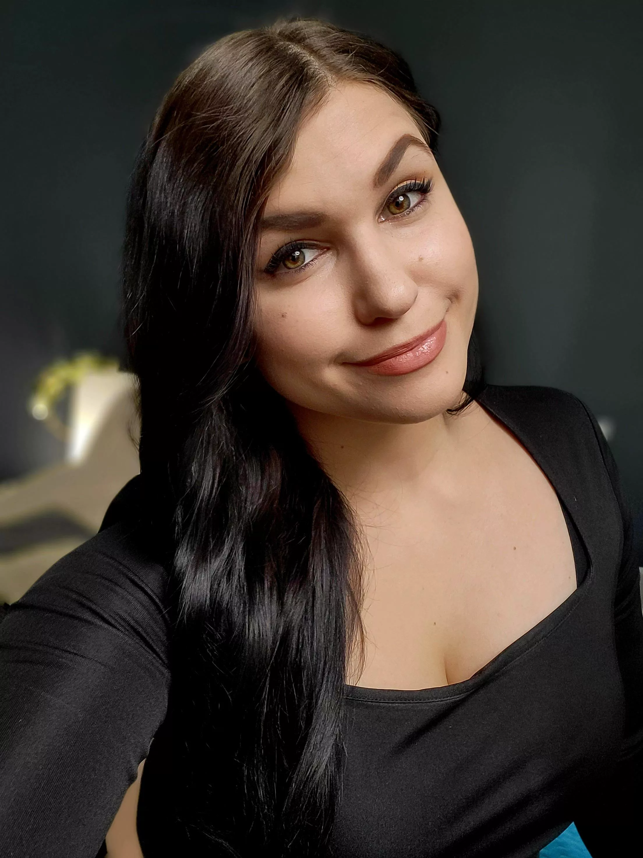 Happy weekends to you 🥰 streaming right now 😁 on @chaturbate