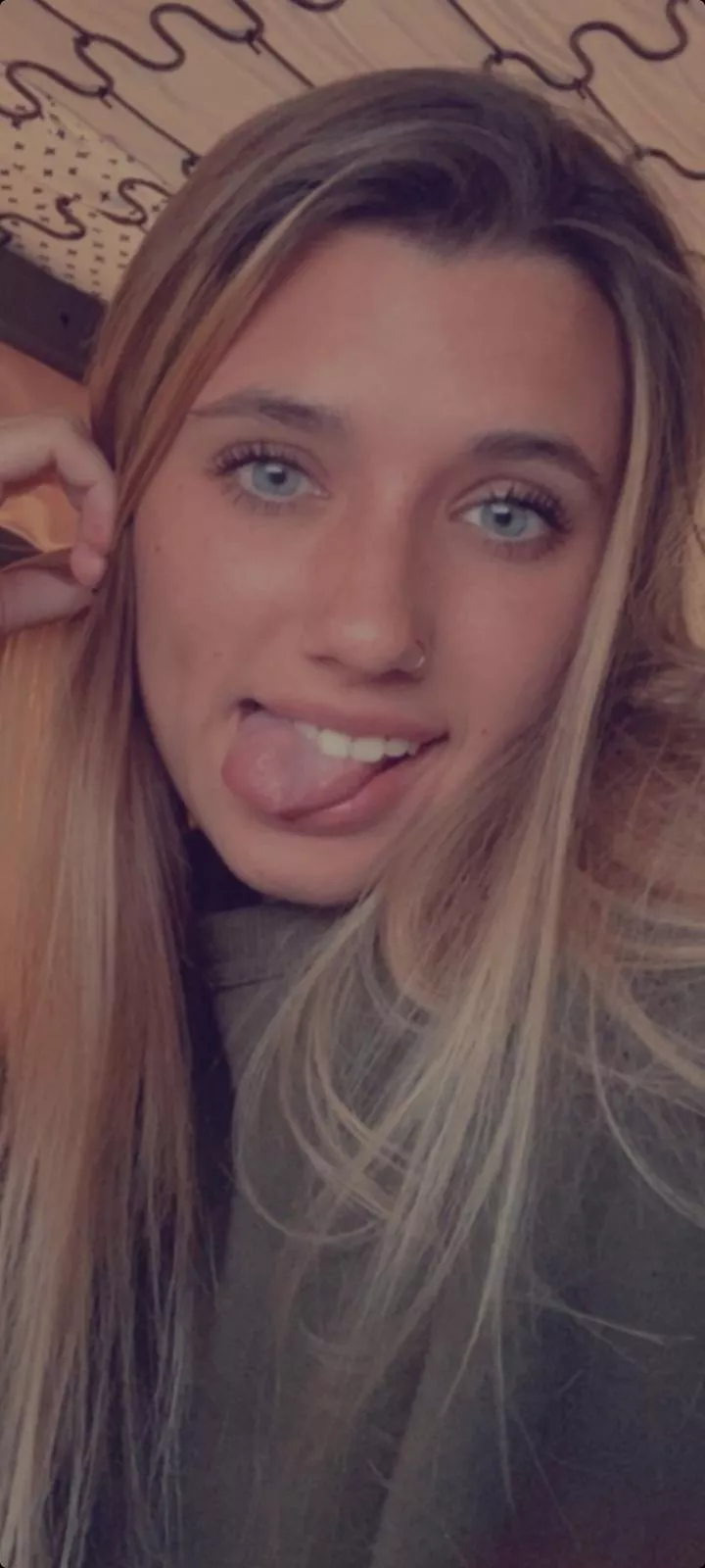 how hot is she 1-10?