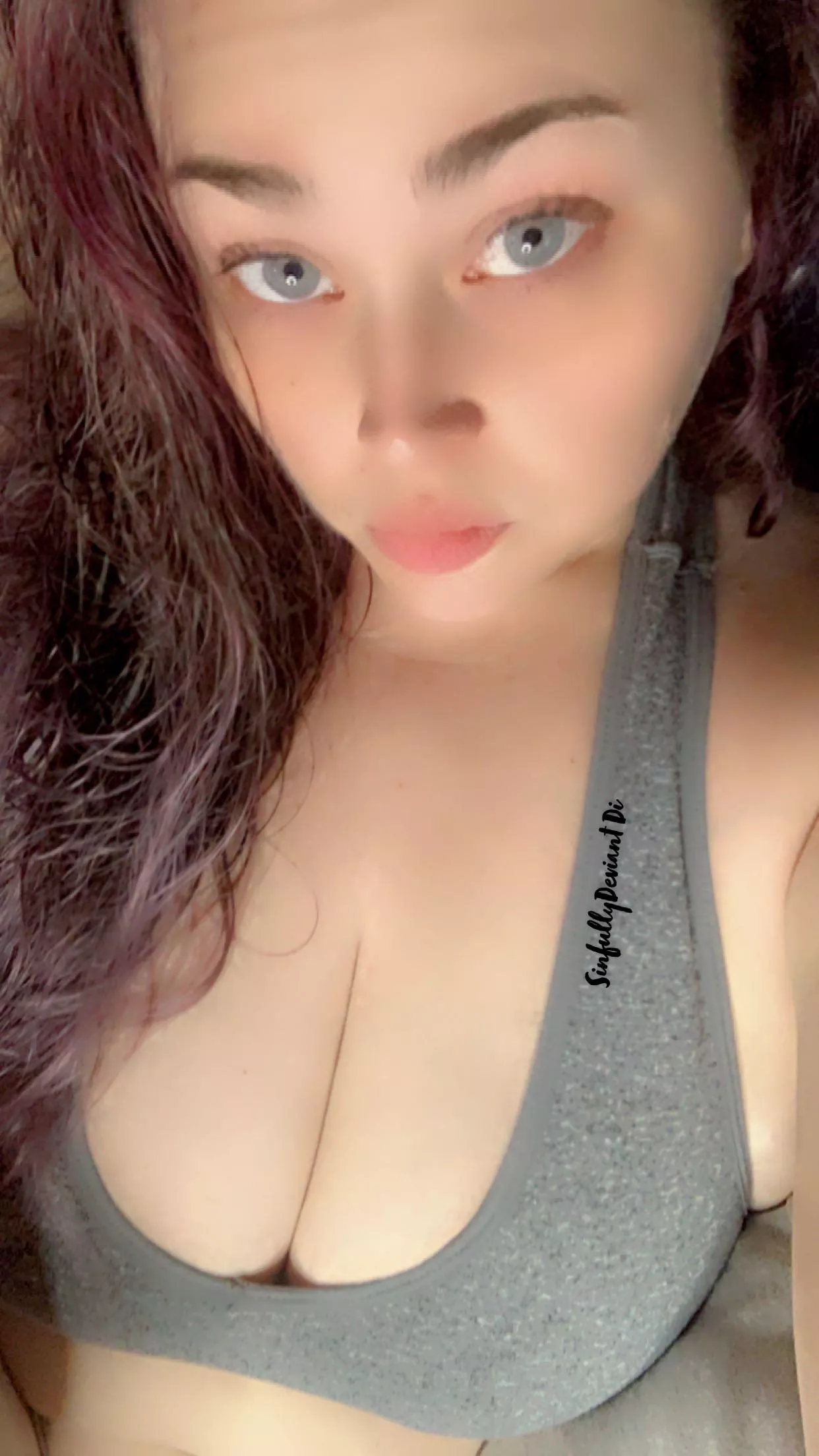 I love lounging around in a fresh sports bra after a shower 🚿 🫦