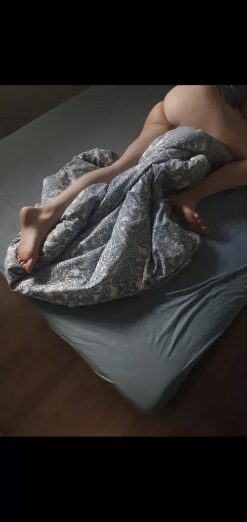 imagine you would find me like this in your bed. [oc]