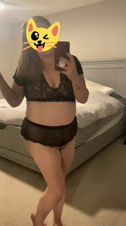 Just trying on outfits for date nights 😉