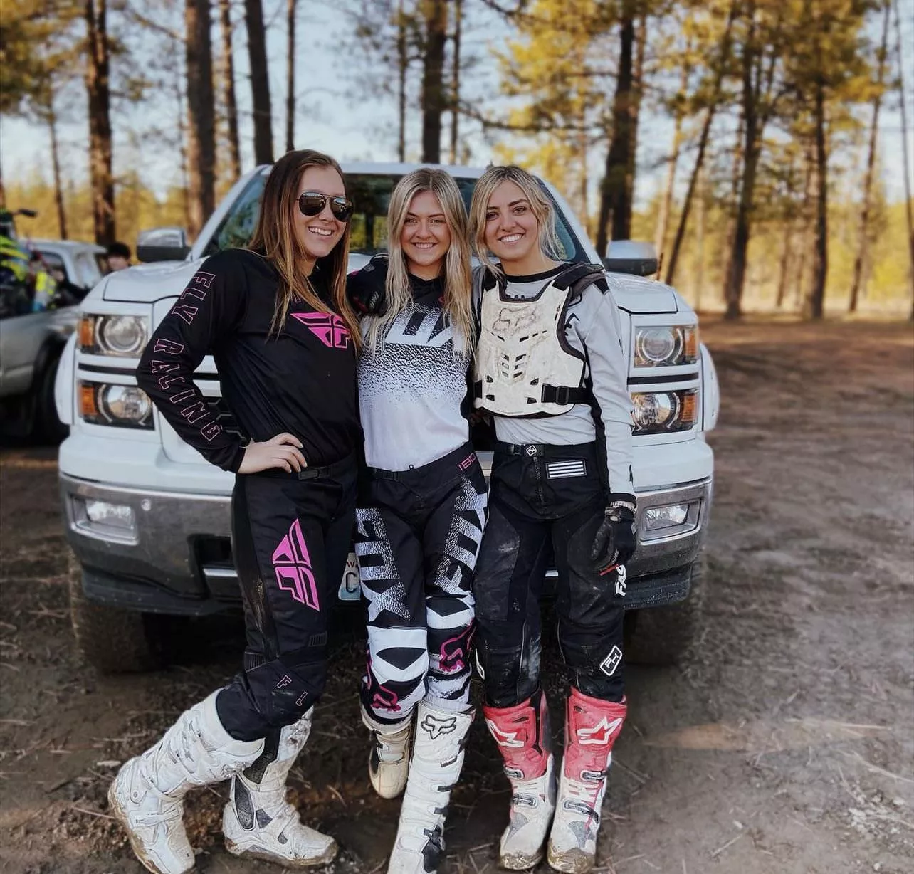 Motor Cross Babes
