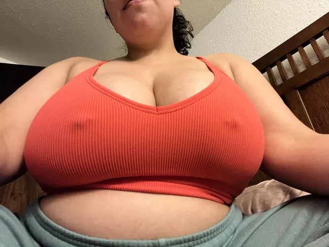New top, same tits